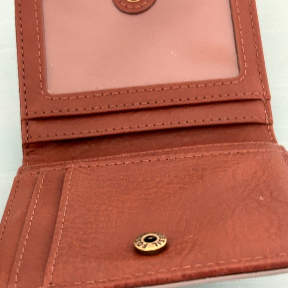 Fossil Women's Gray Cream Mini  Leather  Wallet - Picture 5 of 10